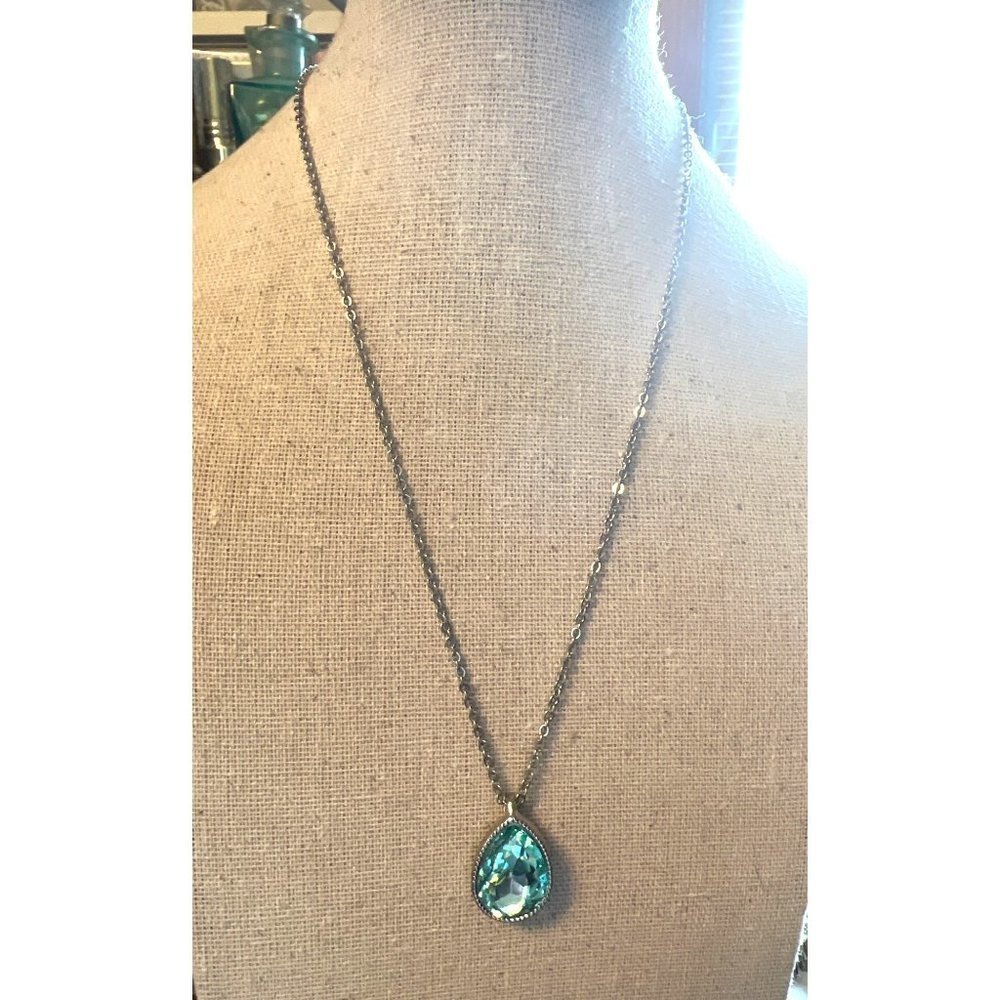 Charming Charlie Blue Crystal Pendant Necklace -- 18"